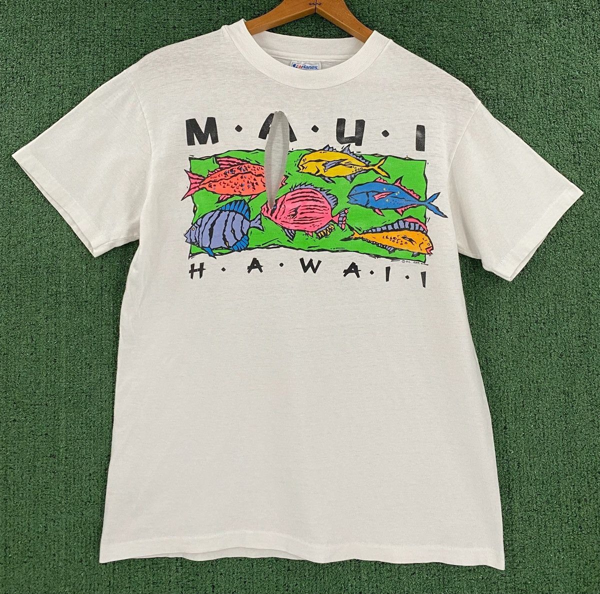 Hanes 80 S Maui Hawaii Tropical Fish Colorful Thrashed T Shirt Xs