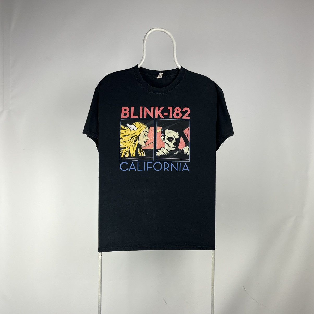 Band Tees Blink 182 Tshirt Rock Band California Size Large Hoodie, Sweatshirt | FlexRushtees.com