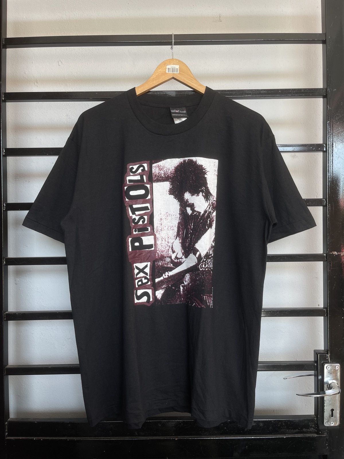 Vintage Y2k Sid Vicious Sex Pistols By Wall Of Fame T-Shirts, Hoodie, Sweatshirt | FlexRushtees.com