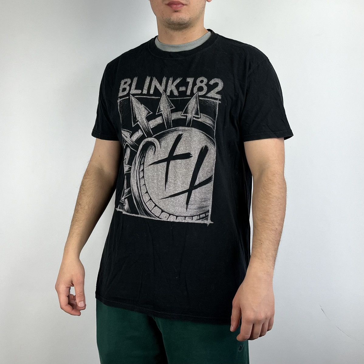 Band Tees Blink 182 Tshirt Rock Band Size Large Hoodie, Sweatshirt | FlexRushtees.com