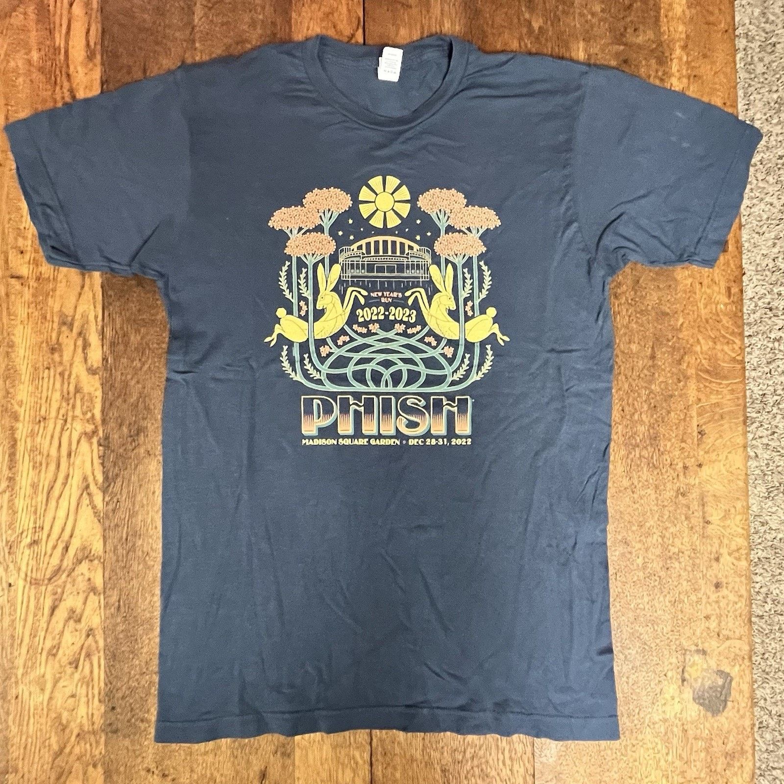 Band Tees Phish 2022 Msg Nye Tee New Year S Run Medium Hoodie, Sweatshirt | FlexRushtees.com
