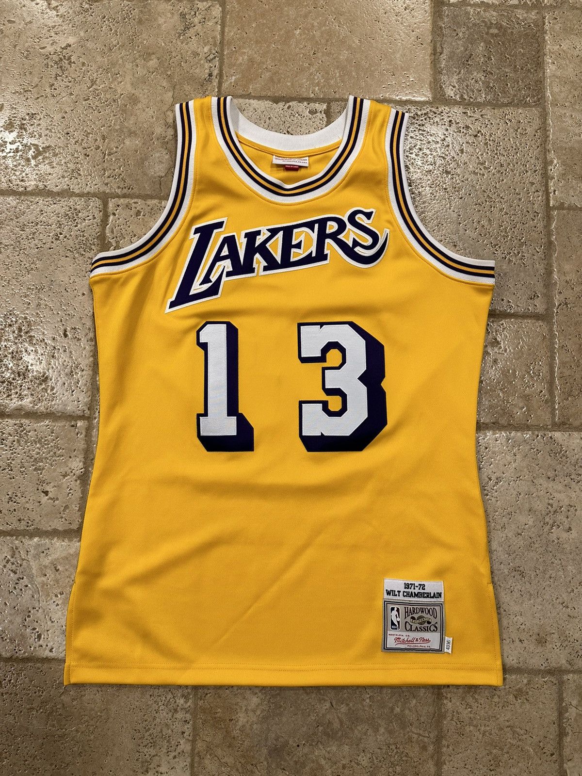 Mitchell Ness Nba La Lakers Wilt Chamberlain 1972 Jersey T-Shirts, Hoodie, Sweatshirt | FlexRushtees.com
