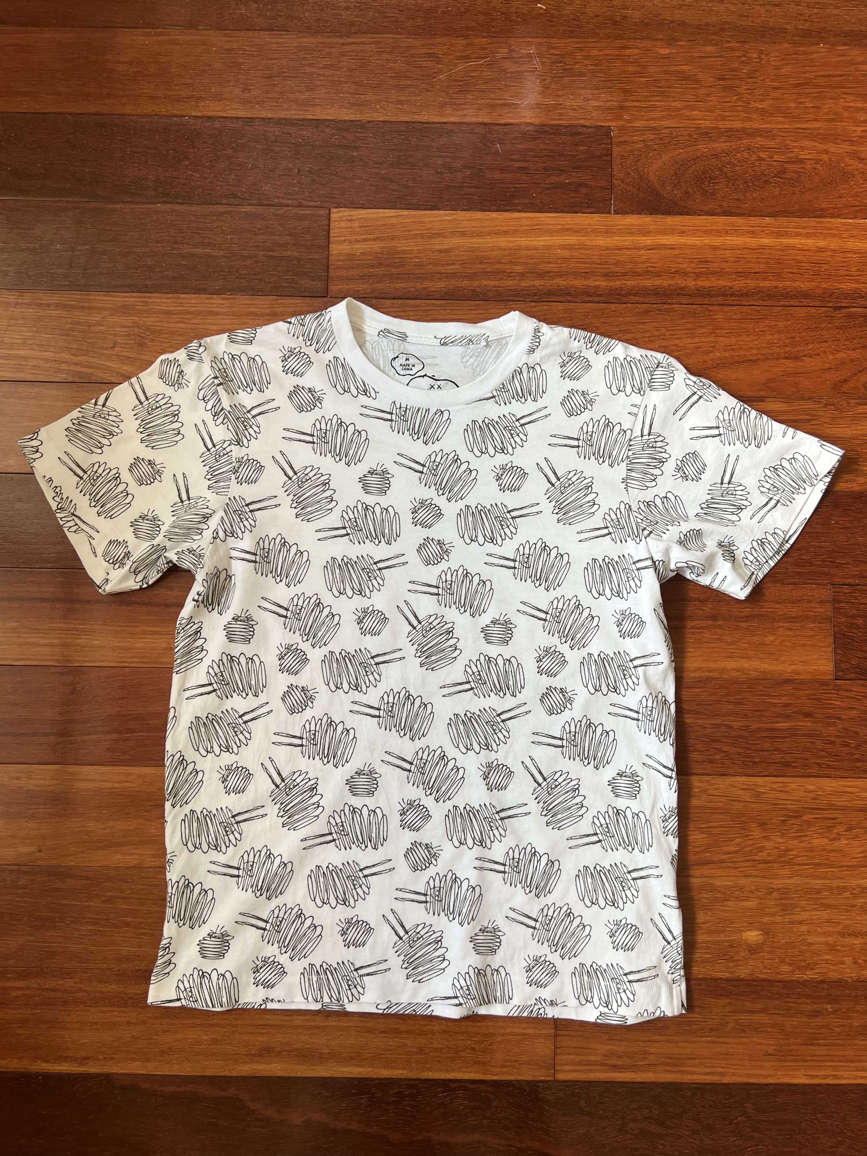 Peanuts X Uniqlo Kaws X Uniqlo X Peanuts White Tee Medium Hoodie, Sweatshirt | FlexRushtees.com