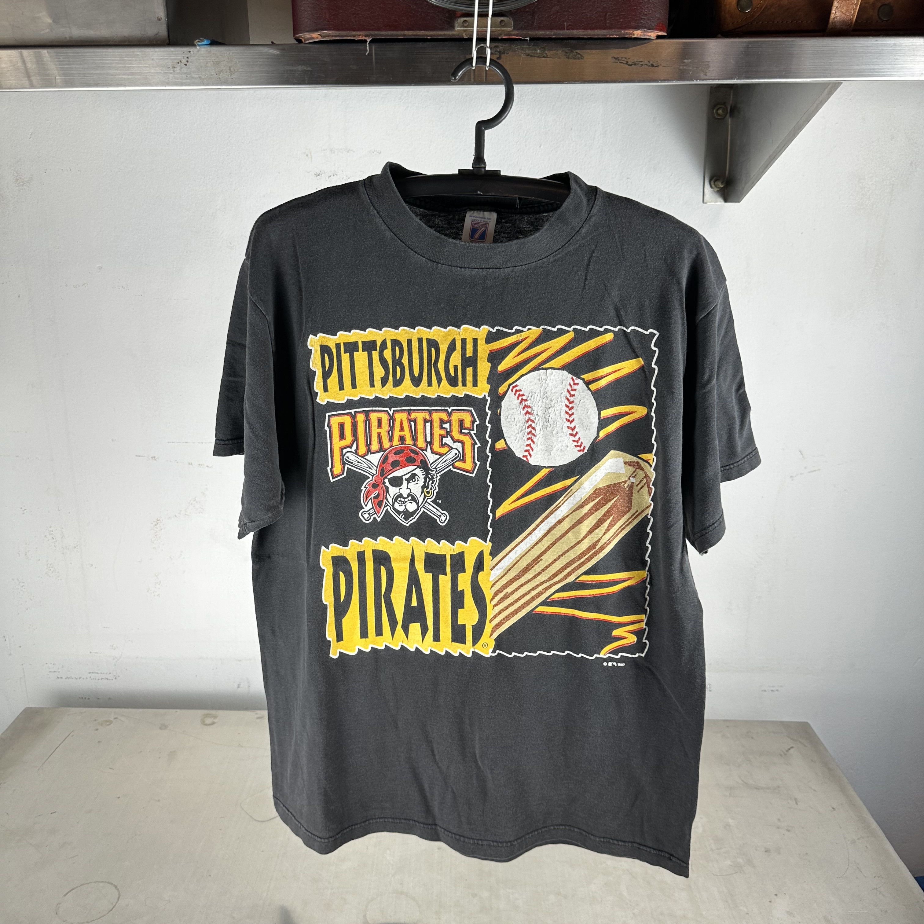 Vintage 1997 Pittsburgh Pirates Mlb Baseball Graphic T Shirt Hoodie, Sweatshirt | FlexRushtees.com