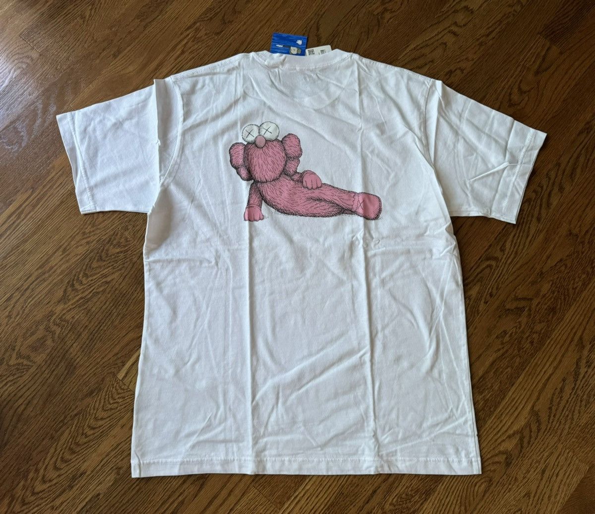 Uniqlo Xl Kaws Time Off Tee White Uniqlo Ut T Shirt Figure Hoodie, Sweatshirt | FlexRushtees.com
