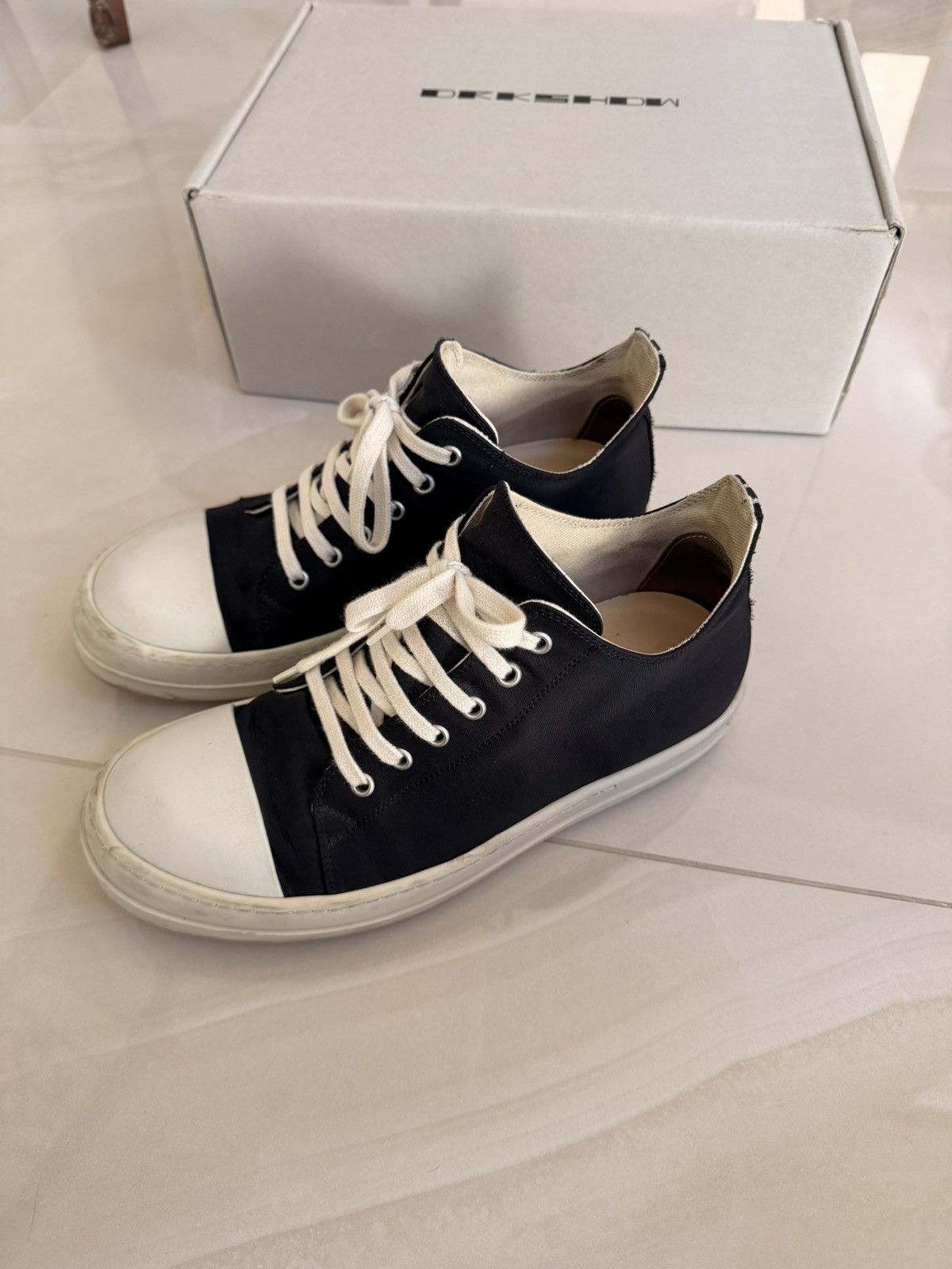 Owens Rick Owens Ramones Low Ss20 Sombra Oscura Black Drkshdw 8 5 T-Shirts, Hoodie, Sweatshirt | AU16VibeMintTees.com