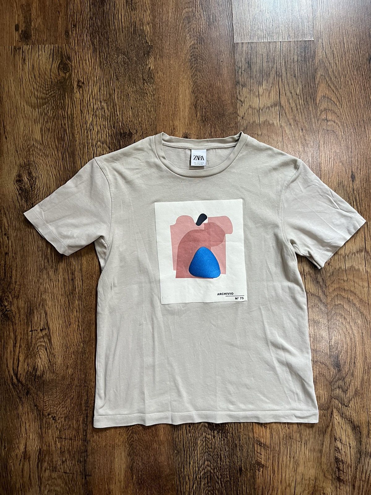 Zara T Shirt Vintage Artist Tee Hoodie, Sweatshirt | FlexRushtees.com