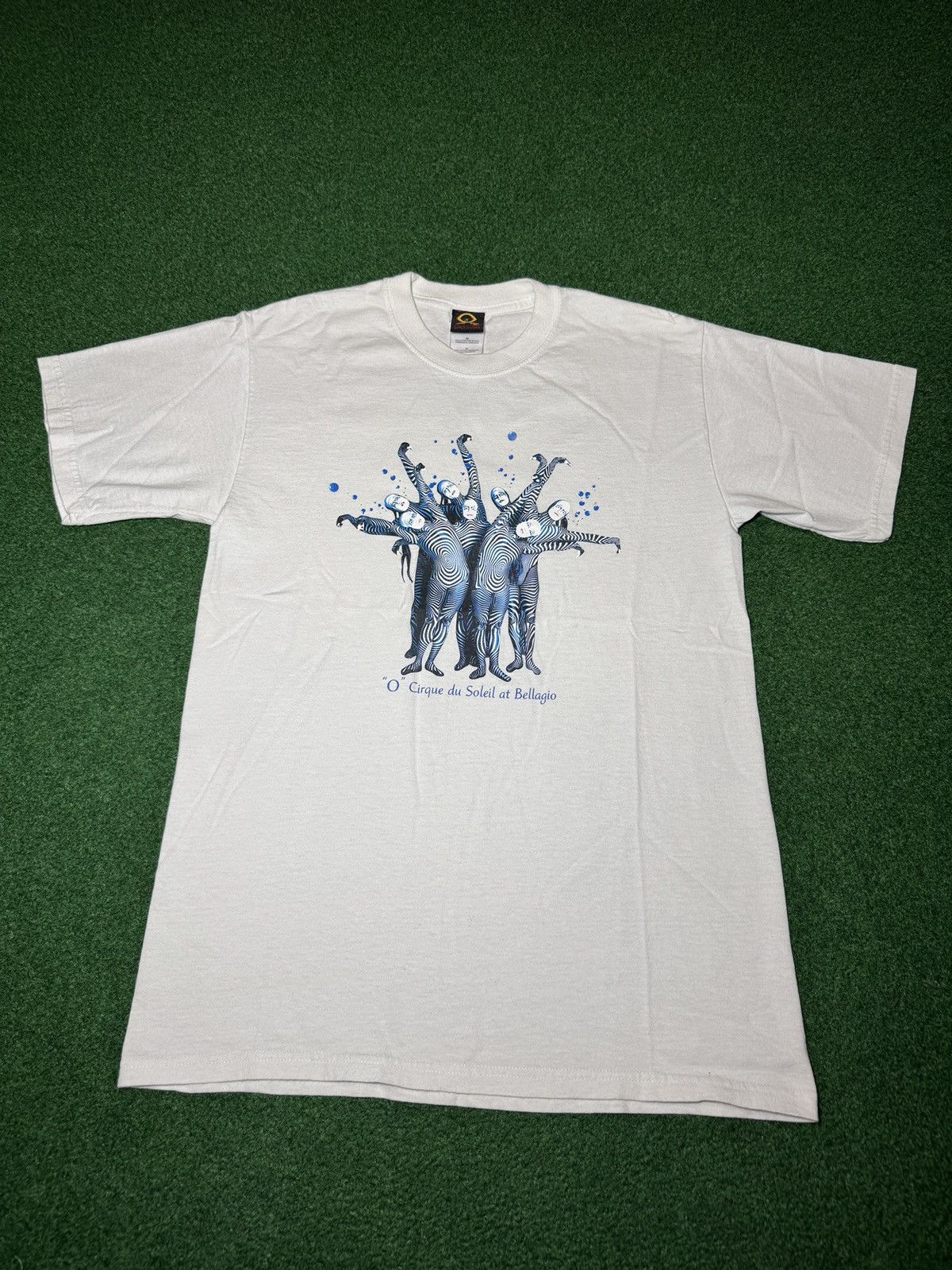 Vintage O Ciruqe De Soleil Bellagio Medium Y2k T Shirt Hoodie, Sweatshirt | FlexRushtees.com