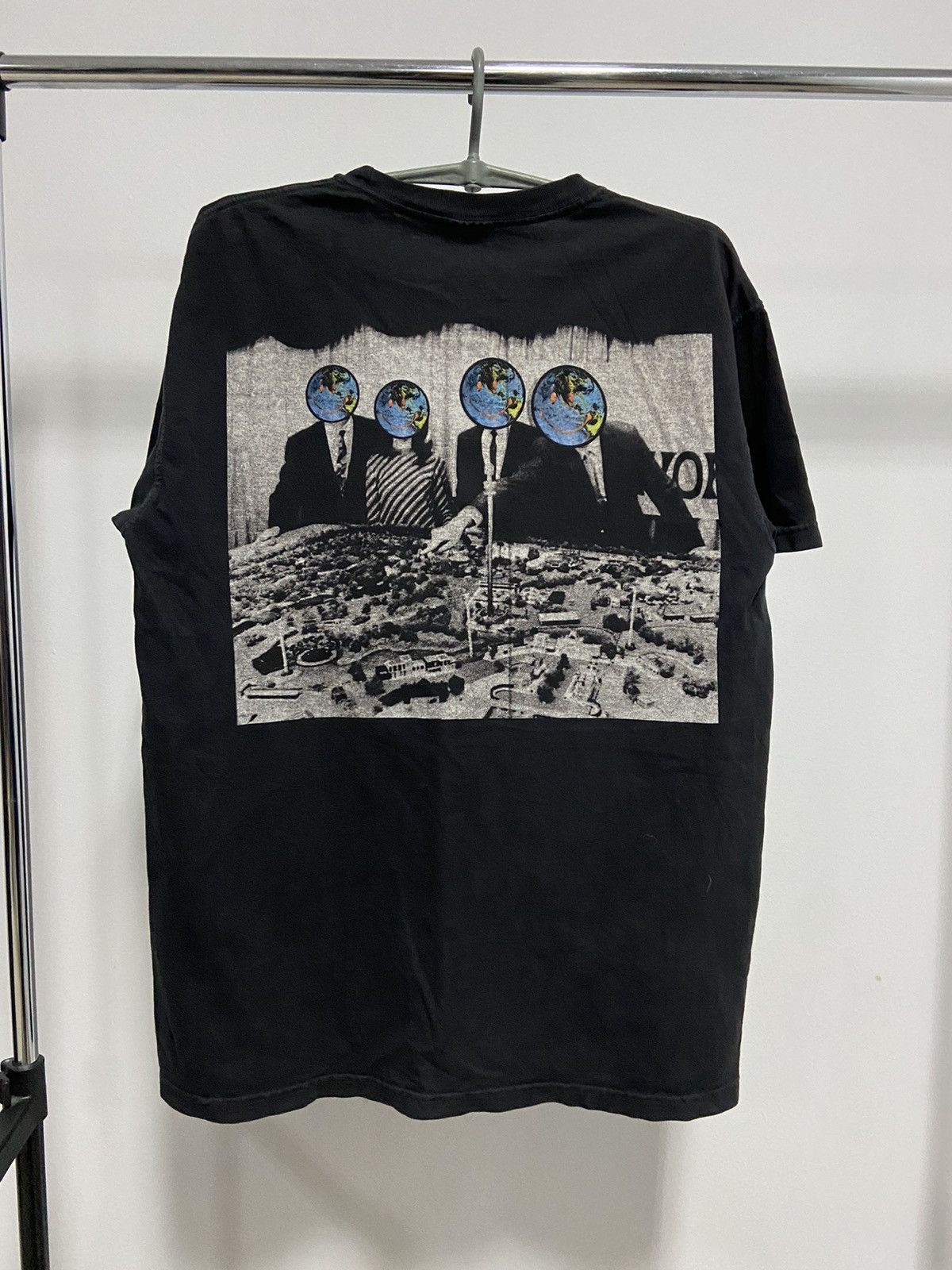 Travis Scott X Vintage Astroworld Staff T Shirt Travis Scott Rap Big Print Logo Hoodie, Sweatshirt | FlexRushtees.com