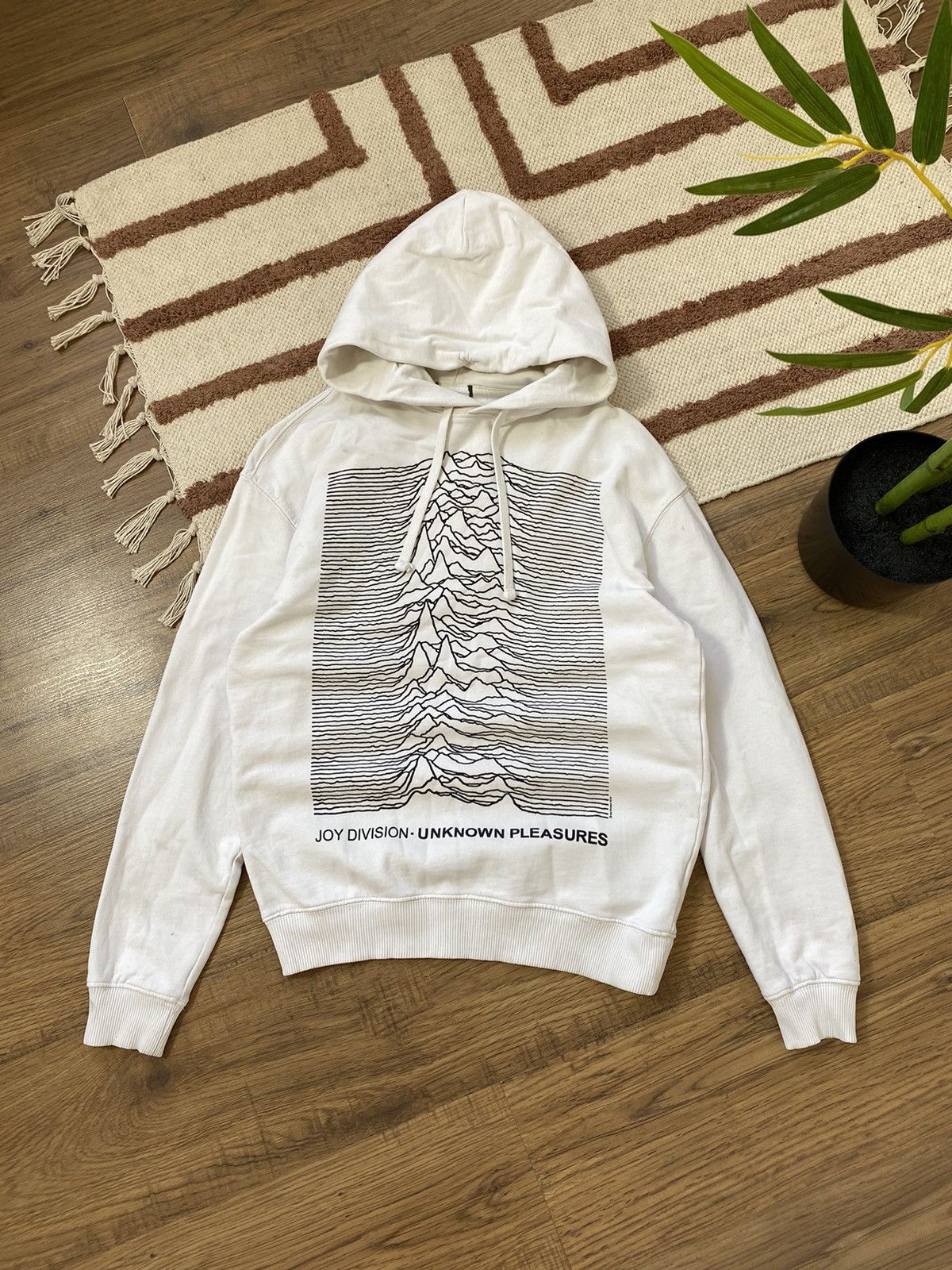 Joy Division X Vintage Unknown Pleasures Joy Division Sweatshirt T-Shirts, Hoodie | FlexRushtees.com