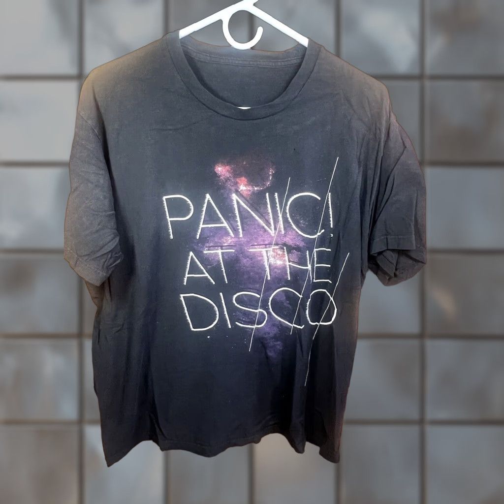 Vintage Panic At The Disco Music Band Tour Shirt Black T Shirt L Mens Regular 26 5 22 5 Pit Hoodie, Sweatshirt