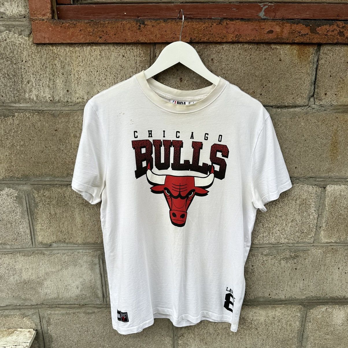 Nba Vtg Chicago Bulls T Shirts Big Logo Size L Y2k 00s Usa Hoodie, Sweatshirt | FlexRushtees.com