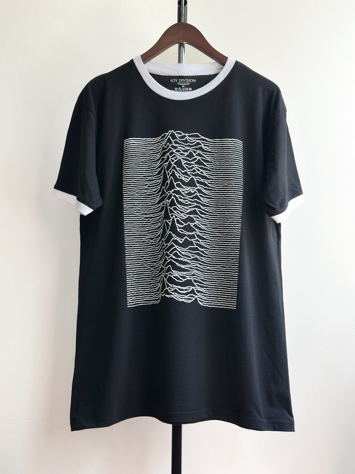 Division Joy Division Unknowm Pleasures Band Tee Hoodie, Sweatshirt | FlexRushtees.com