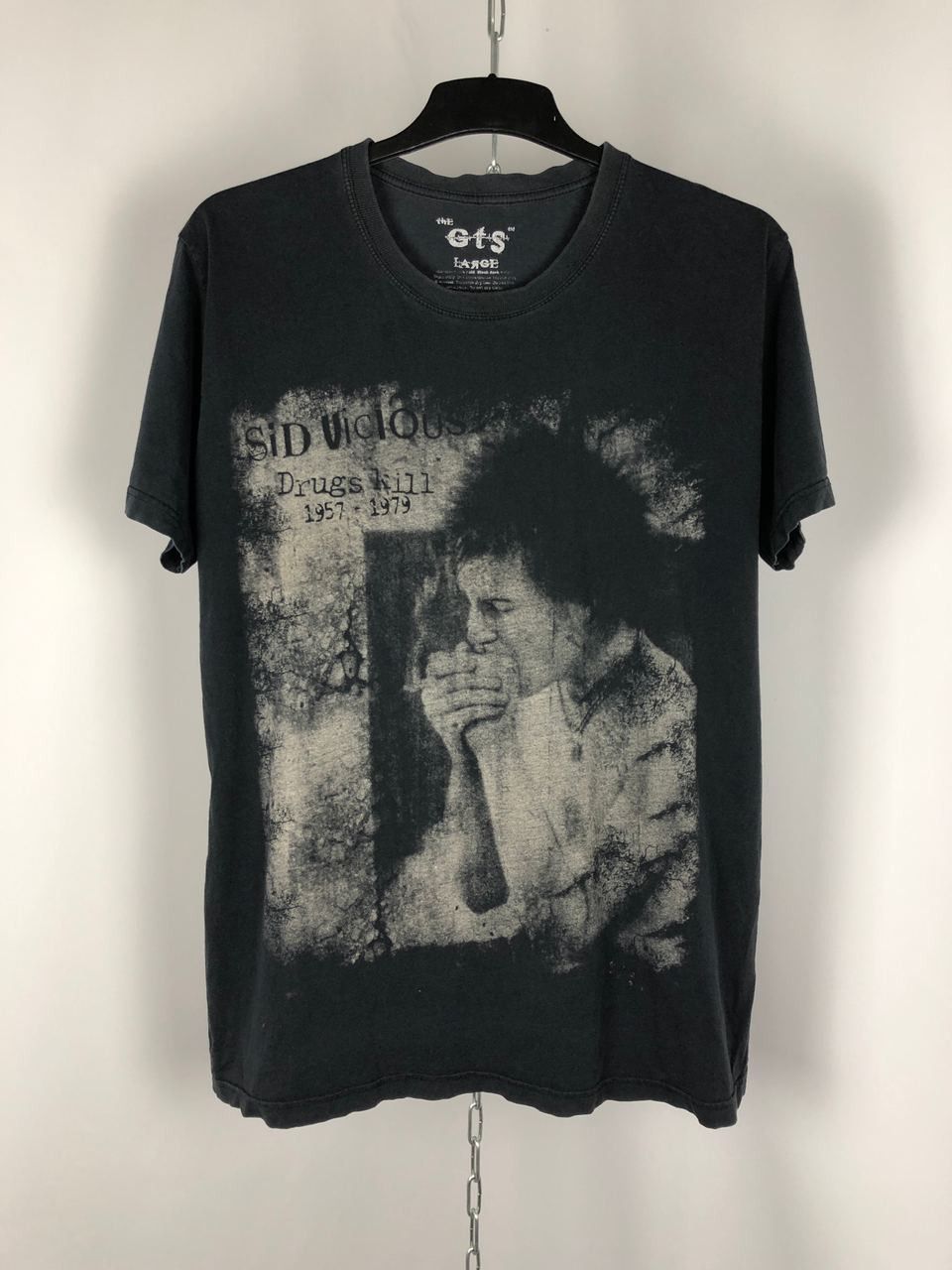 Vintage Sid Vicious Drugs Kill 1957 1979 Tshirts Sex Pistols Size L Hoodie, Sweatshirt | FlexRushtees.com