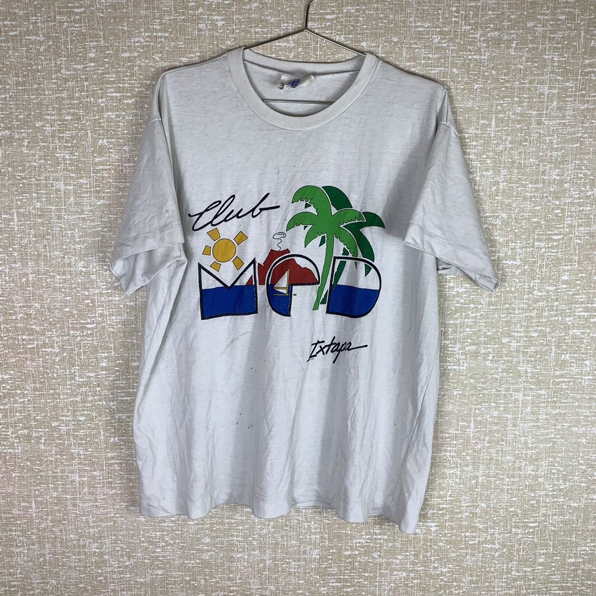 80s Vintage Club Med Art Tropical Beach Graphic T Shirt