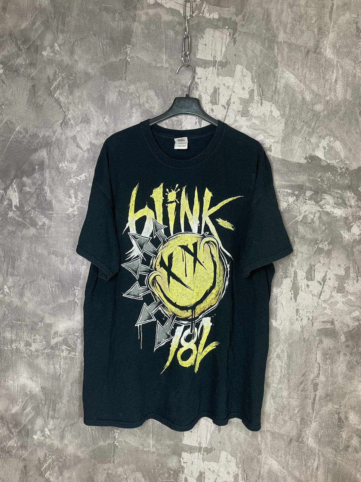 00s Vintage Blink 182 Y2k Coloured Band T Shirt Hoodie, Sweatshirt | FlexRushtees.com