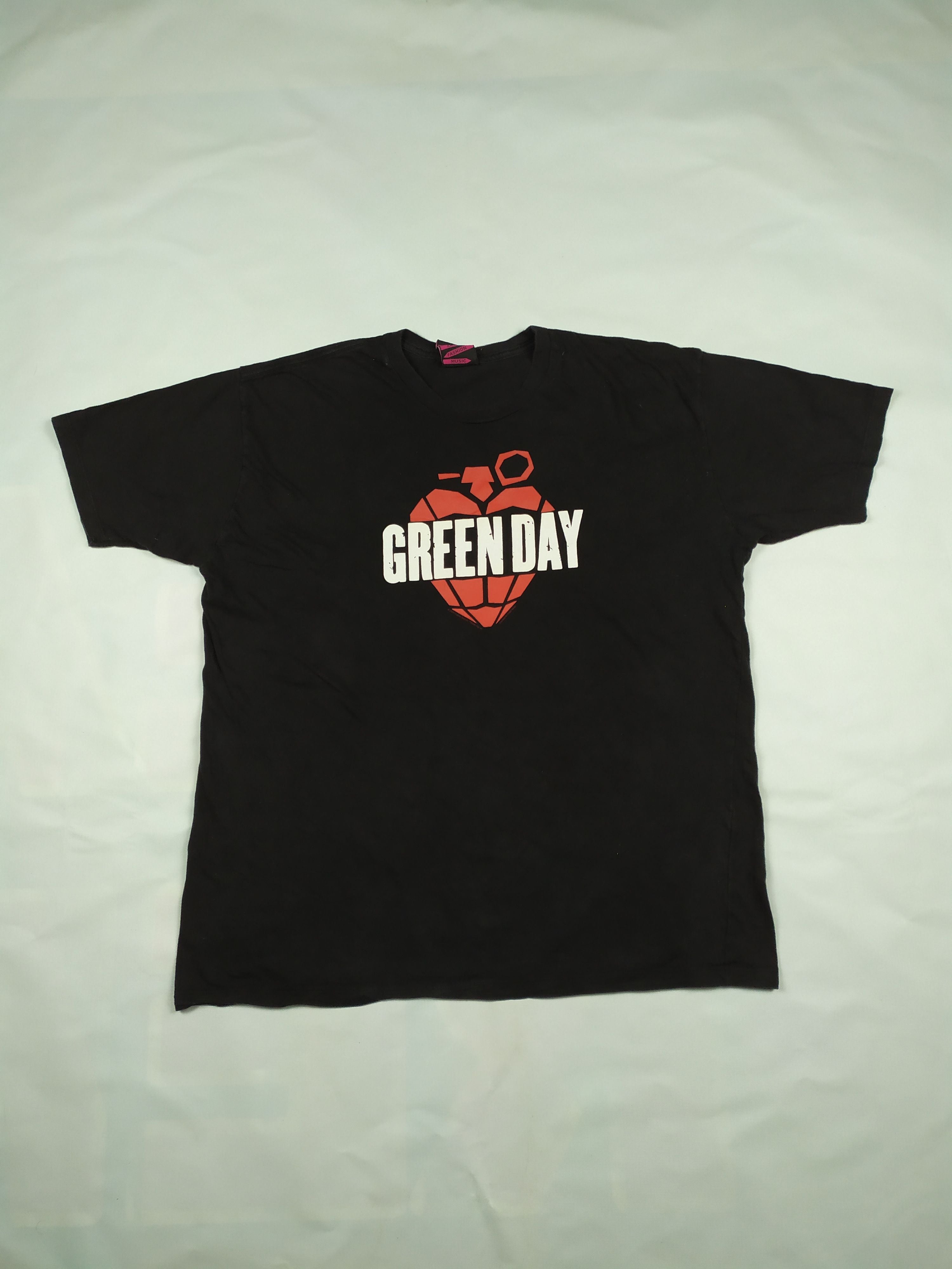 Vintage Offer Accept Green Day Heart Grenade T Shirt Hoodie, Sweatshirt | FlexRushtees.com