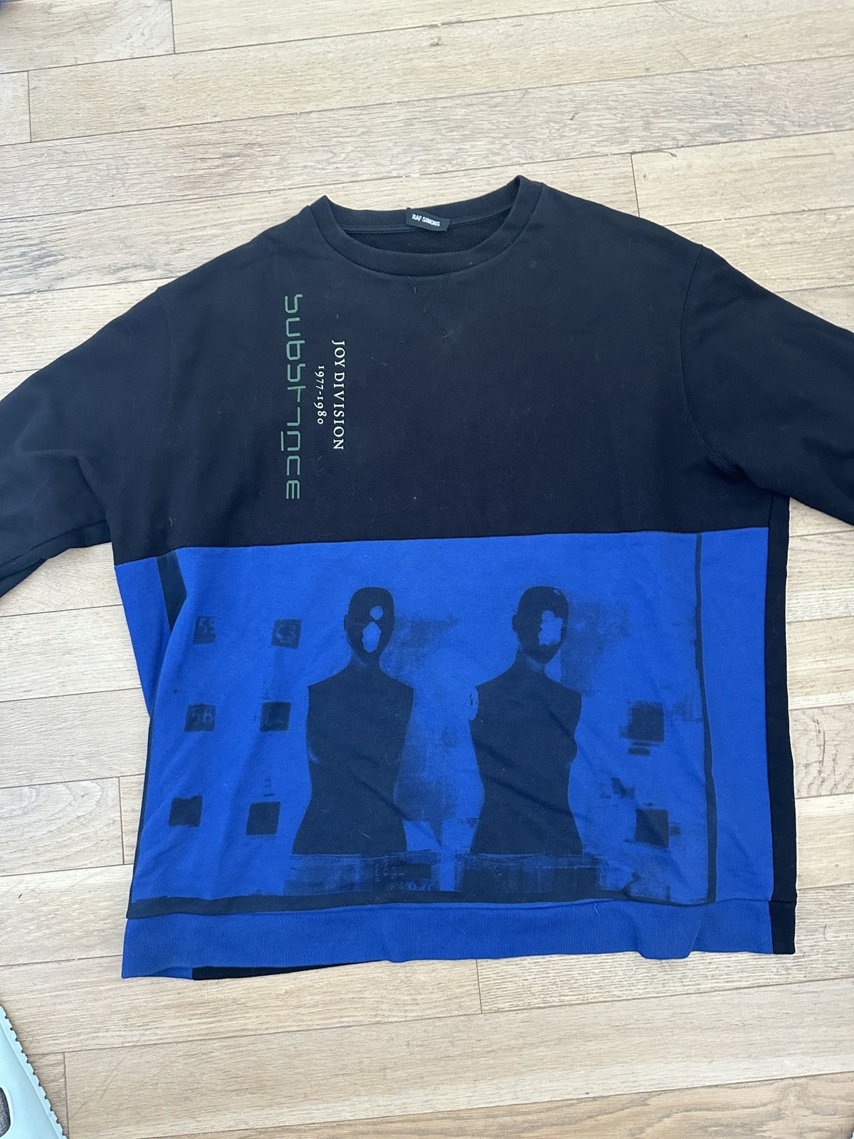 Simons Raf Simons Aw18 Joy Division Sweater T-Shirts, Hoodie, Sweatshirt | AU16VibeMintTees.com