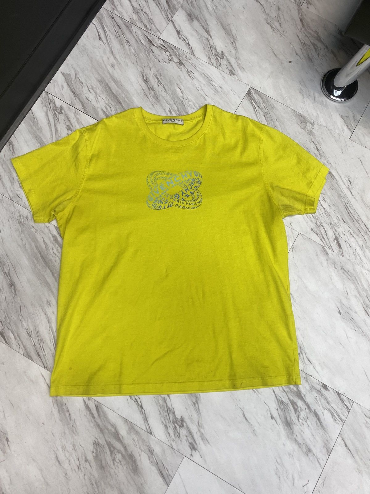 Givenchy Tee Size Large Hoodie, Sweatshirt | FlexRushtees.com