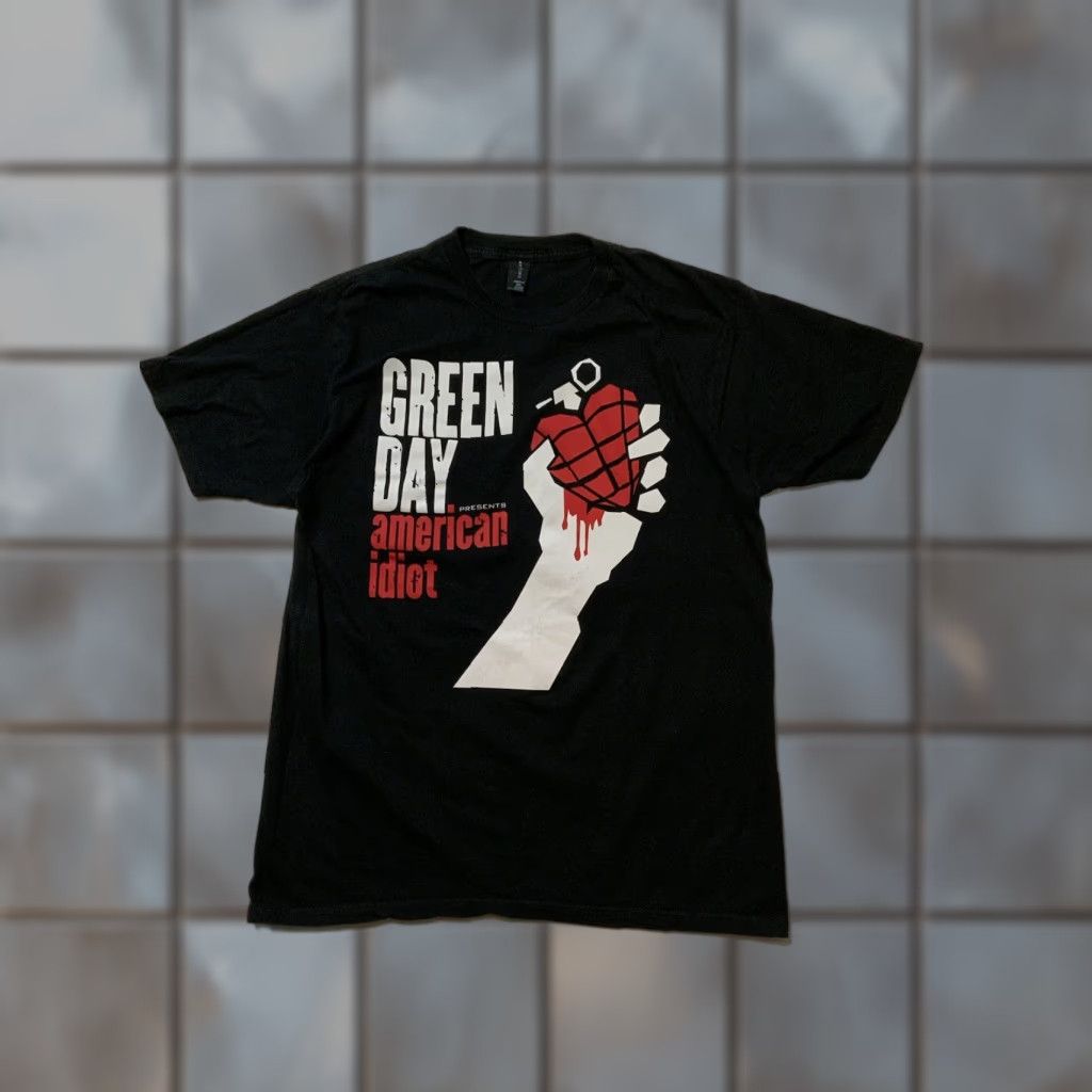 Vintage Green Day Presents American Idiot Love Heart Grenade Rock Band Graphic T Shirt Mens Hoodie, Sweatshirt