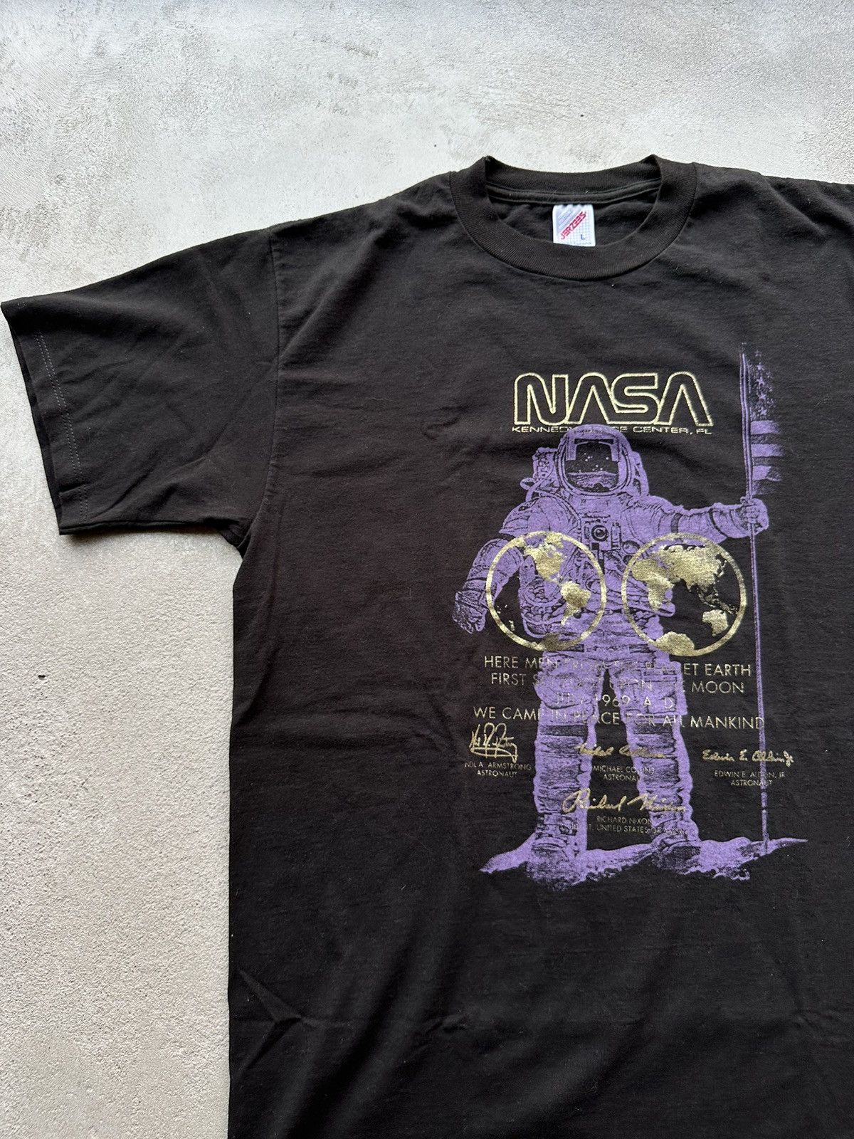 Vintage 90 S Nasa Kennedy Space Center Moon Landing Movie Tee