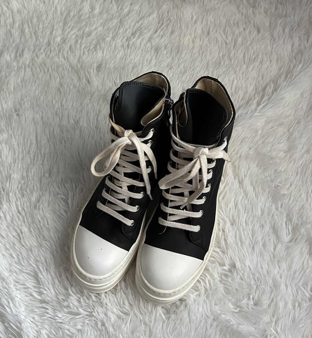 Owens Drkshdw Rick Owens Drkshdw Double Bumper Ramones 38 5 T-Shirts, Hoodie, Sweatshirt | AU16VibeMintTees.com