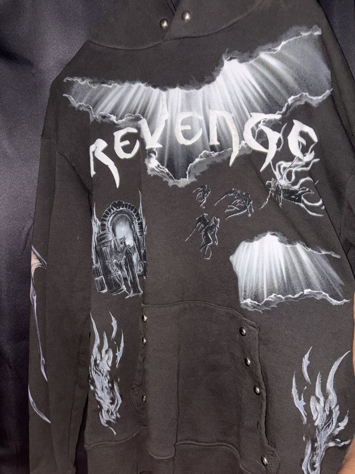 Revenge X Hot Ones X Complex Size M