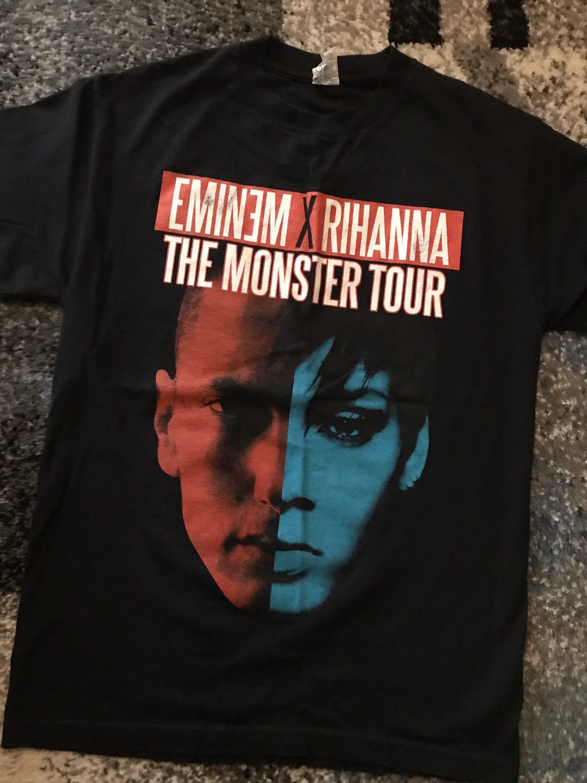 Eminem X Rihanna T Shirt The Monster Tour Eminem Ft Rihanna 2014 Hoodie, Sweatshirt | FlexRushtees.com