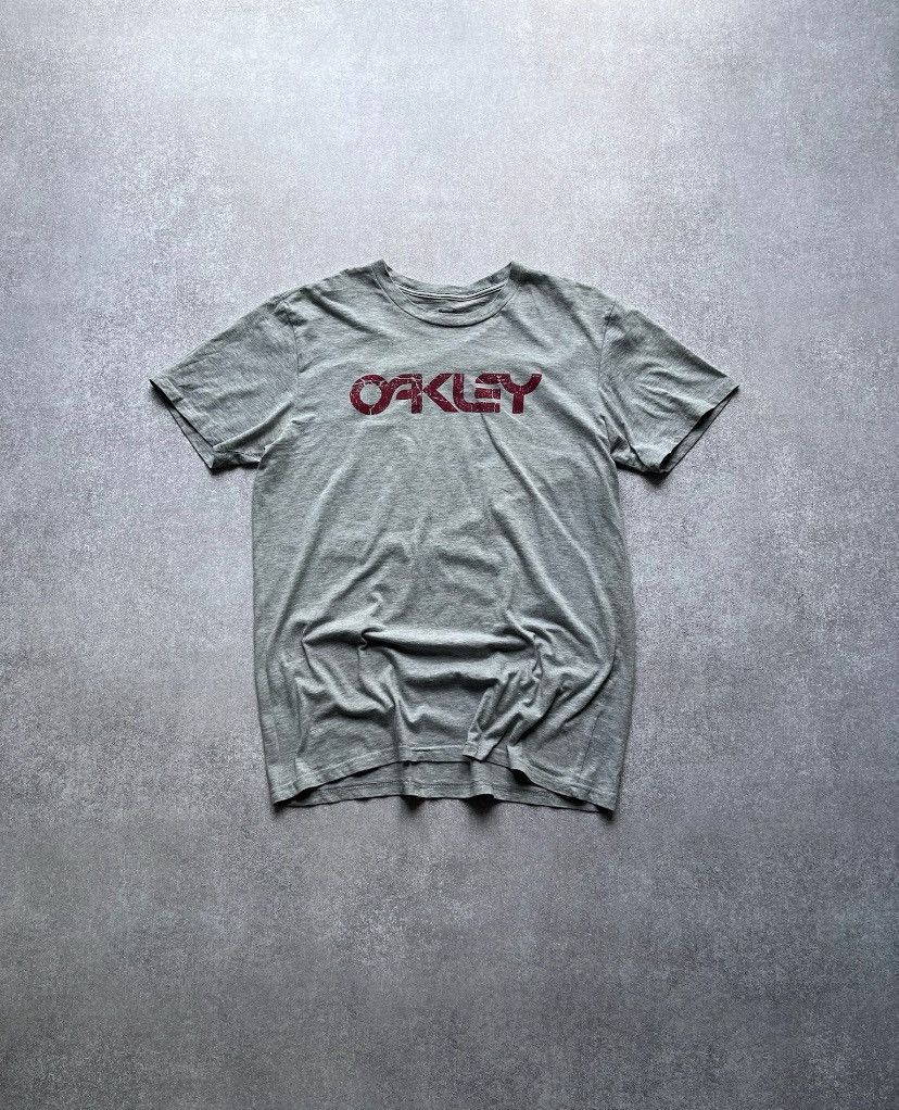 Vintage Oakley Archival Boxy T Shirt L Hoodie, Sweatshirt | FlexRushtees.com