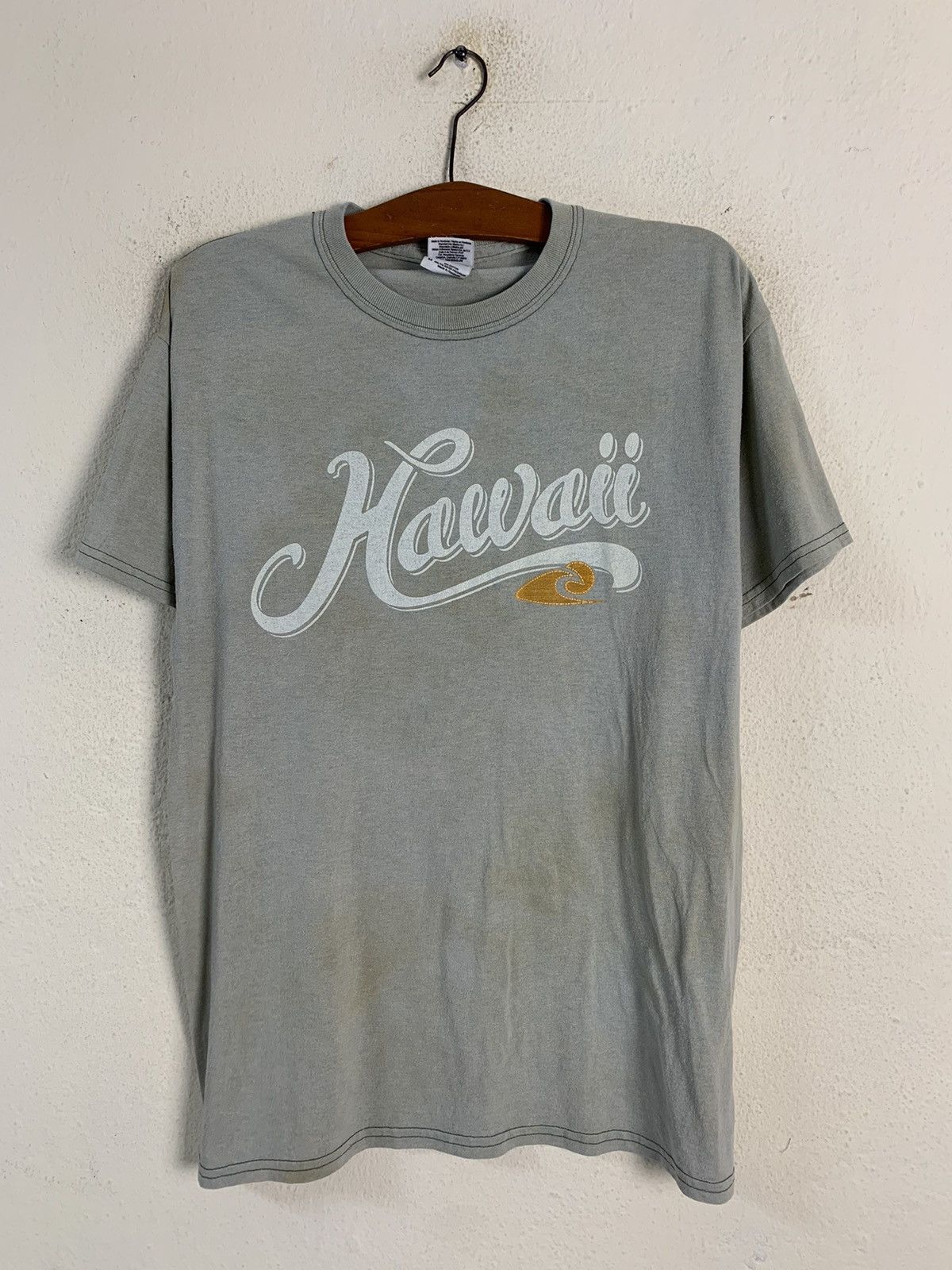 Vintage Gildan Hawaii Bleached Tee Hoodie, Sweatshirt | FlexRushtees.com