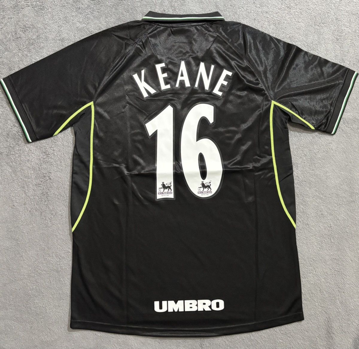 Umbro Manchester United 1998 99 Third Jersey