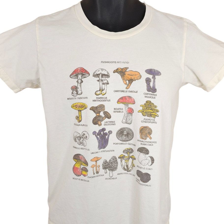 Other Mushrooms And Fungi Chart T Shirt Womens Size Medium Cream
