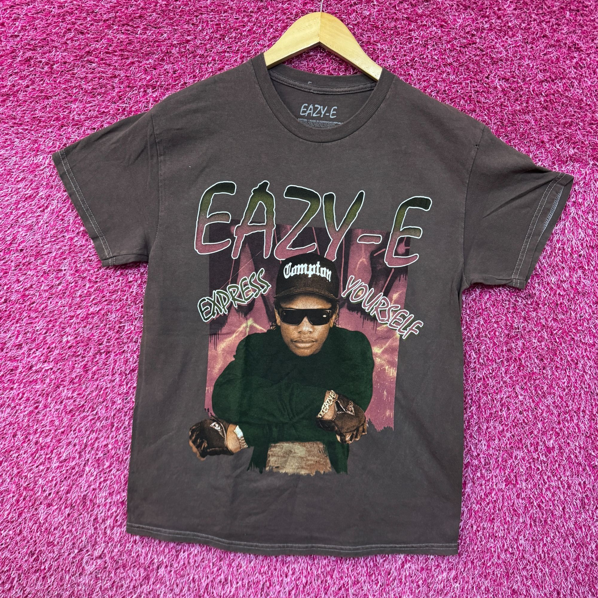 Rap Tees Eazy E Express Yourself Straight Outta Compton Nwa Rap Tee M Hoodie, Sweatshirt | FlexRushtees.com