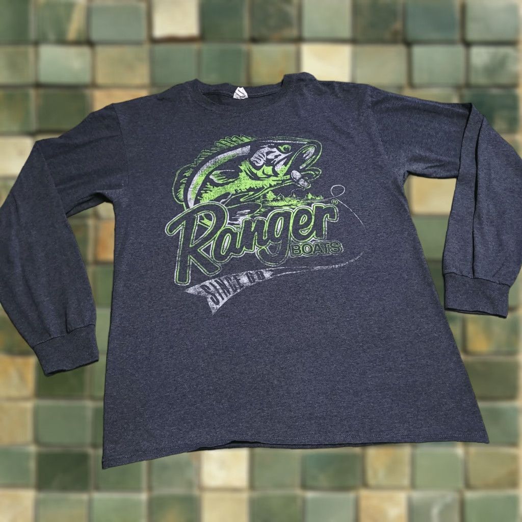 Fruit Of The Loom Fruit Of The Loom Gray Largemouth Bass Fishing Shirt Men S Medium Long Sleeve Crew Hoodie, Sweatshirt
