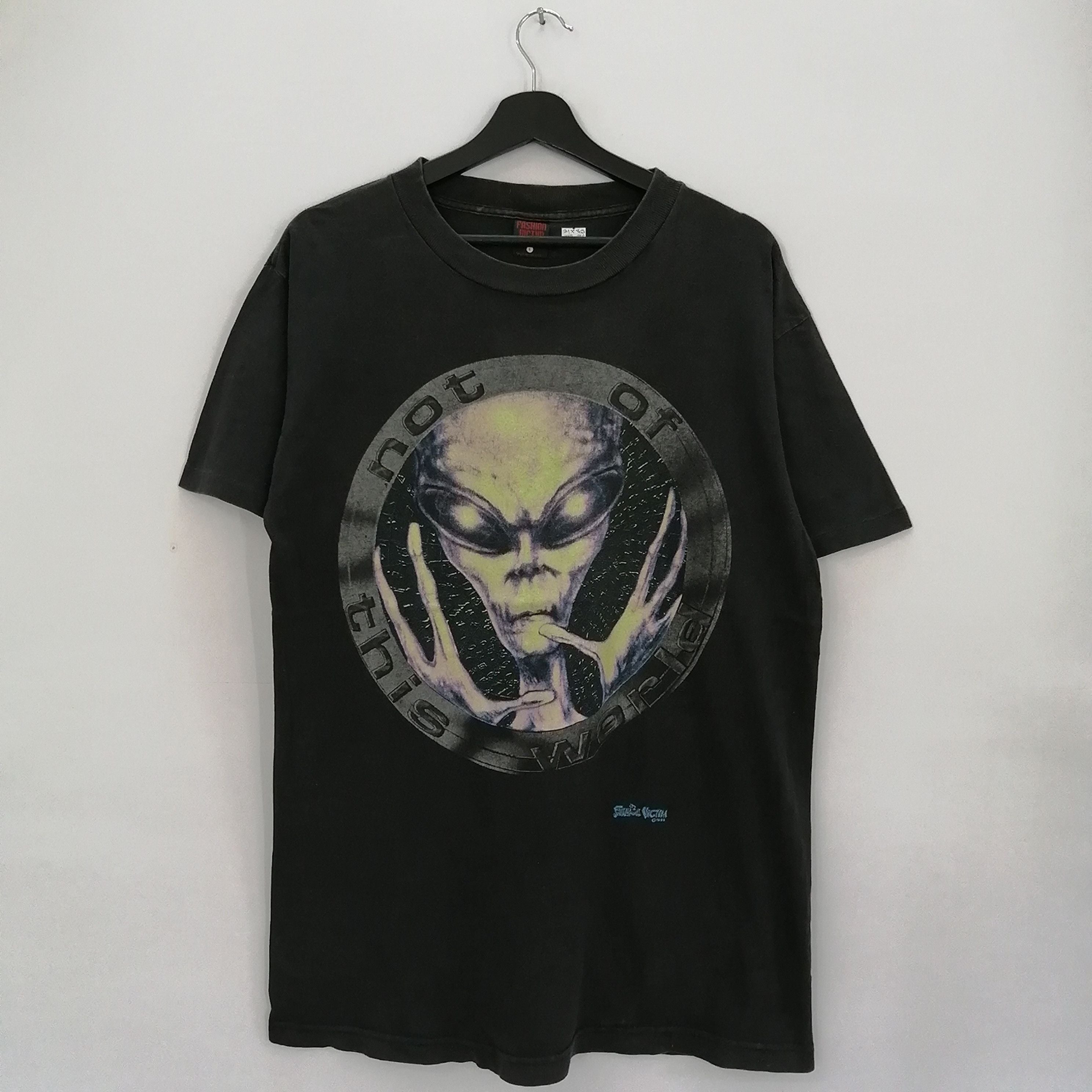 Alien Workshop 90 S Alien Not Of This World Fashion Victim Tshirt