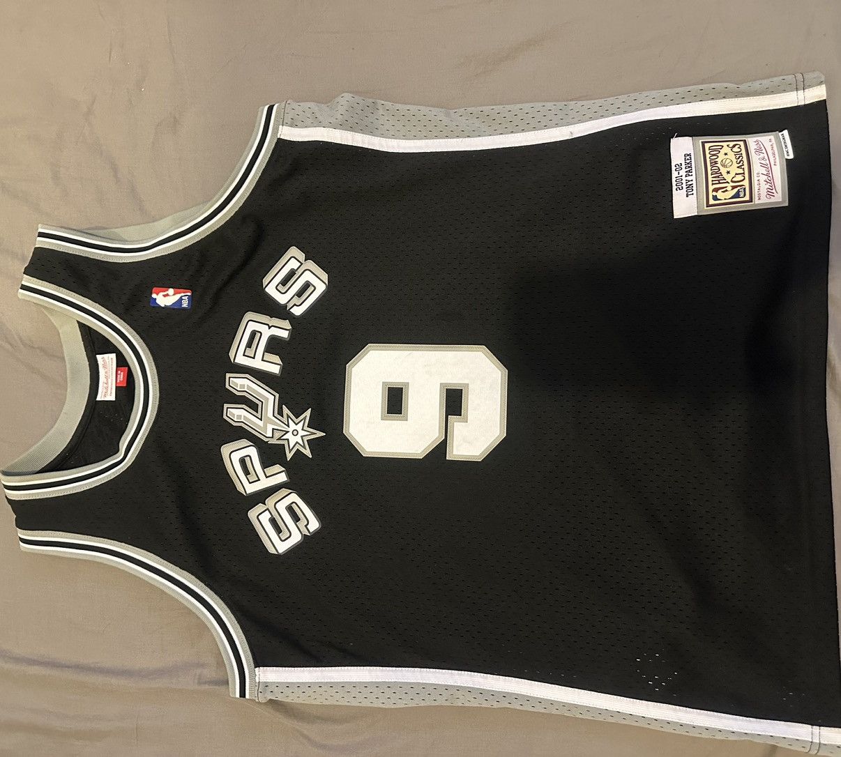 Mitchell Ness Spurs Basketball Tee