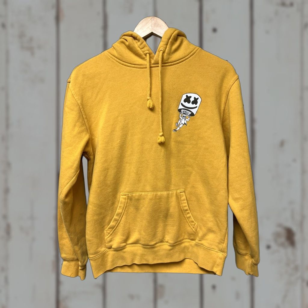 Fortnite Men S Sweatshirt Hoodie Yellow Size Small