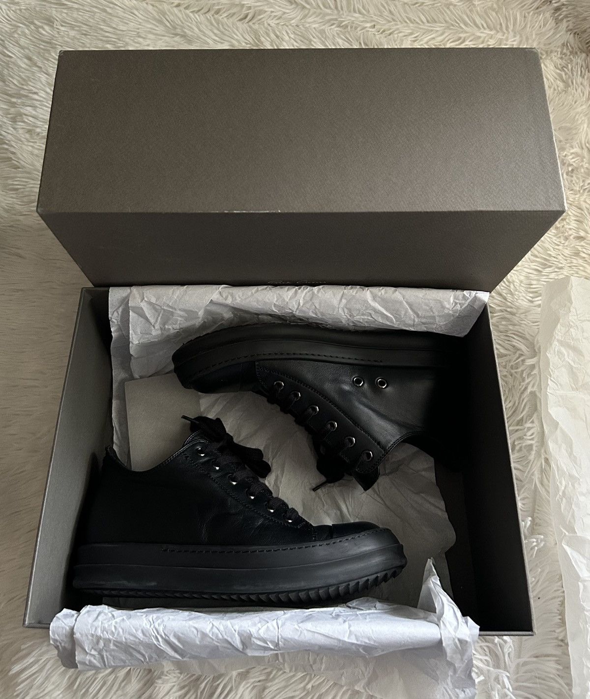Owens Rick Owens Mainline Ramones Low Size 39 With Box Same Day T-Shirts, Hoodie, Sweatshirt | AU16VibeMintTees.com