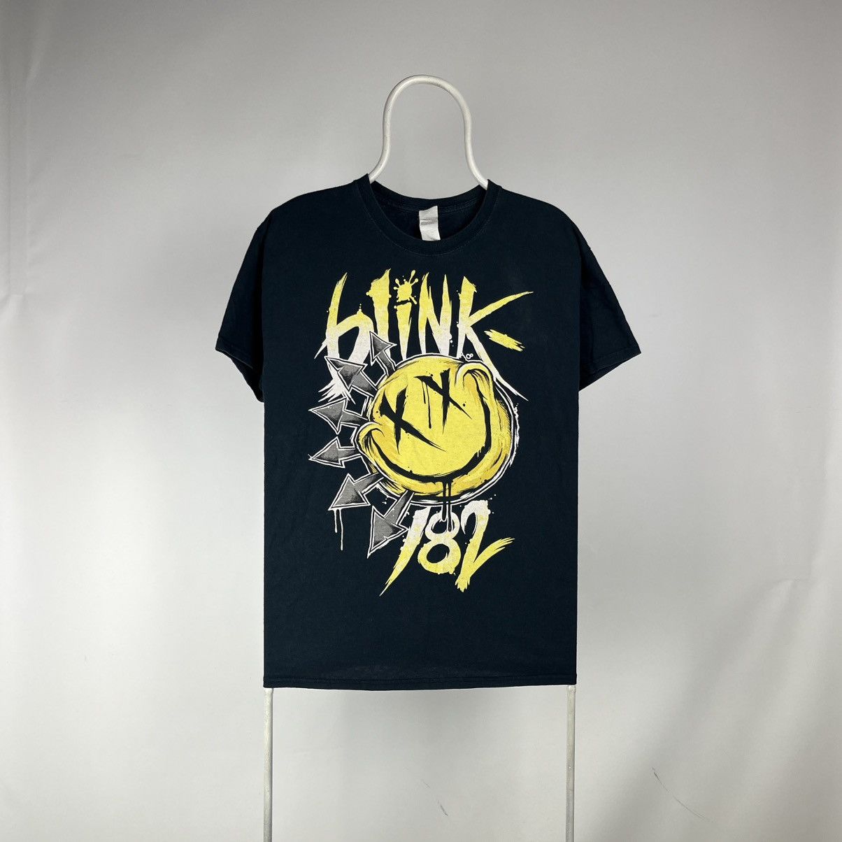 Band Tees Blink 182 Smile Tshirt Rock Band Size Large Hoodie, Sweatshirt | FlexRushtees.com