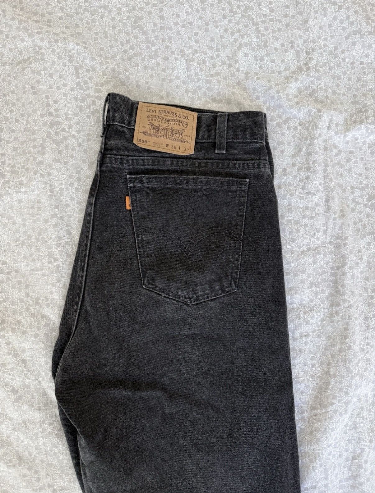 S Black Levi S 550 Vintage Made In Usa Orange Tab 90s T-Shirts, Hoodie, Sweatshirt | FlexRushtees.com