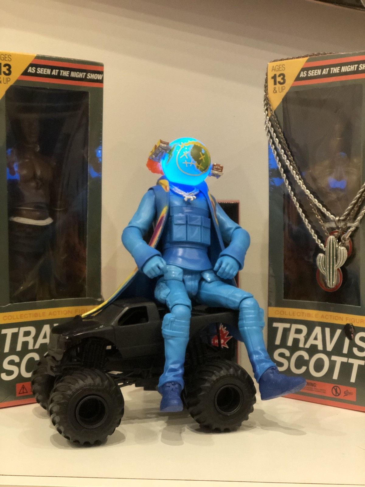 Fortnite Action Figure Set In Hand