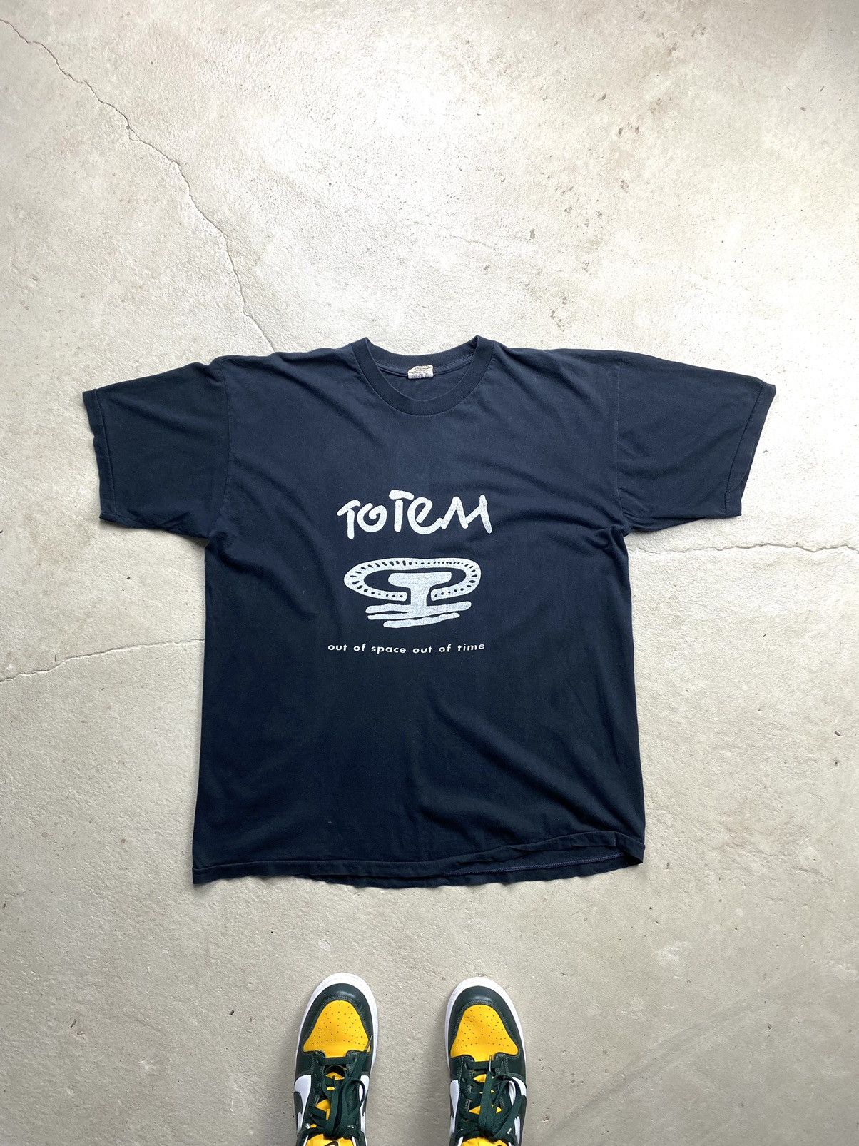 Vintage 80 90 S Vintage Totem Magic Symbol Out Of Space T Shirt