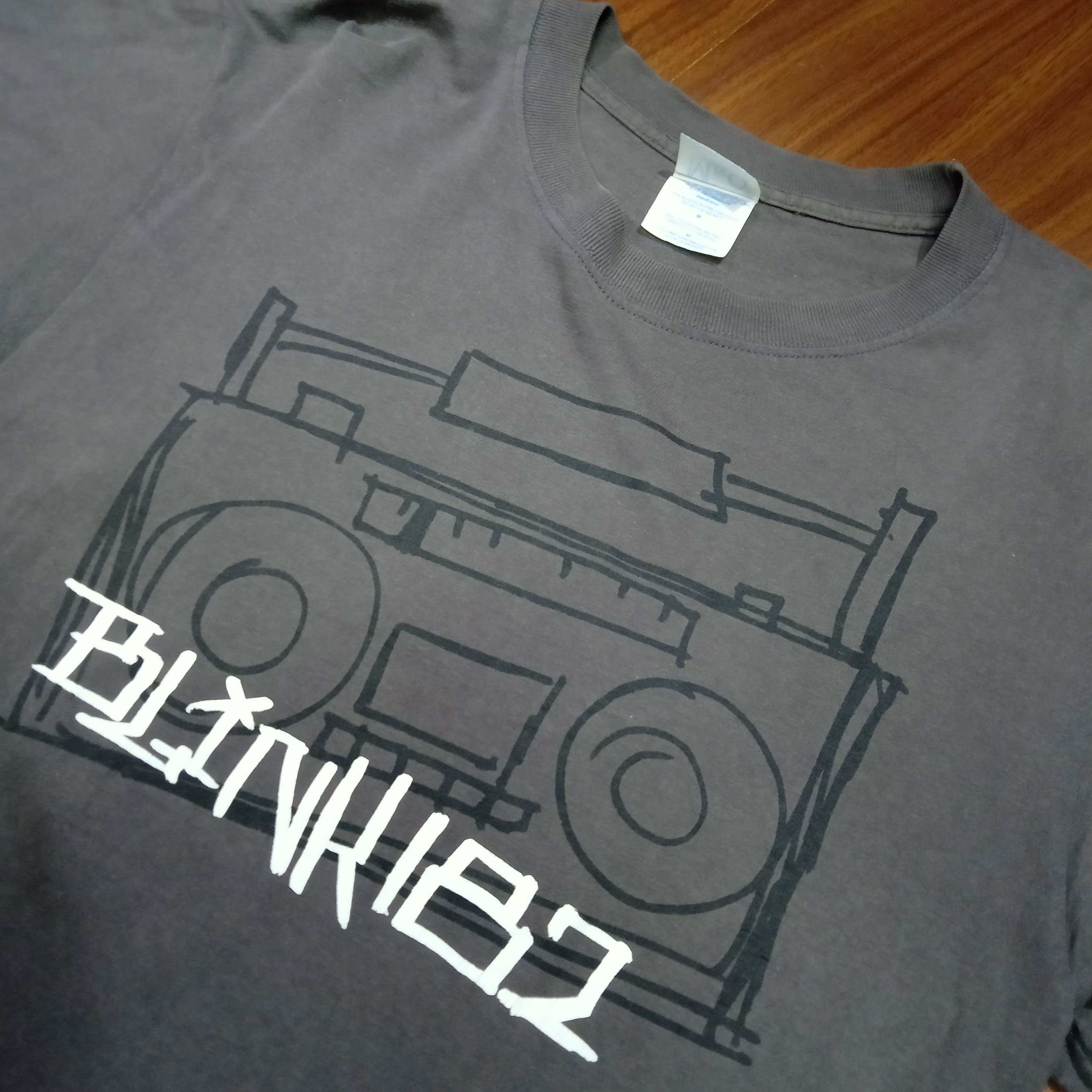 Vintage Blink 182 Punk Band T Shirt Hoodie, Sweatshirt | AU16VibeMintTees.com