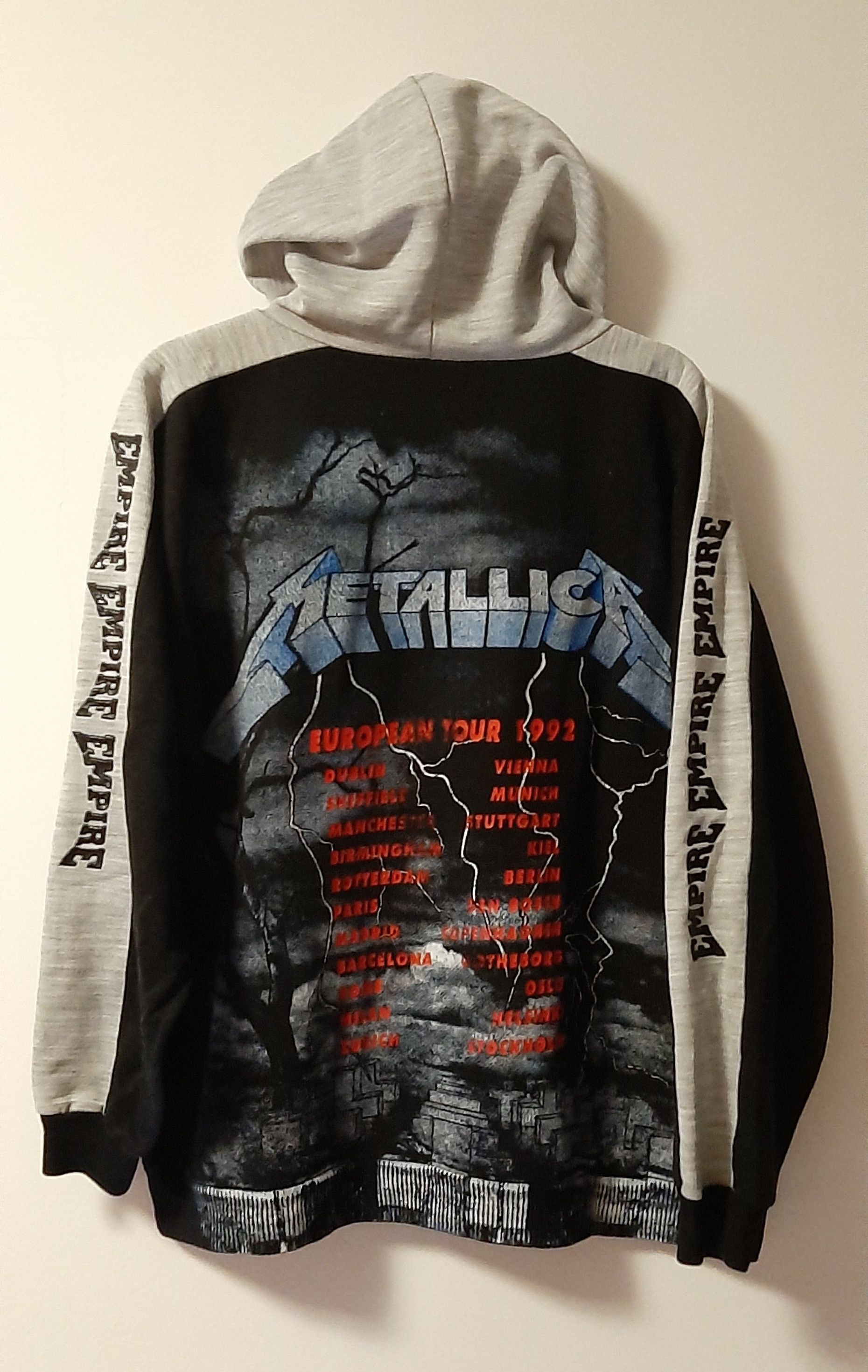 Vintage Sweatshirt Metallica 90s European Tour 1992 Empire T-Shirts, Hoodie | FlexRushtees.com