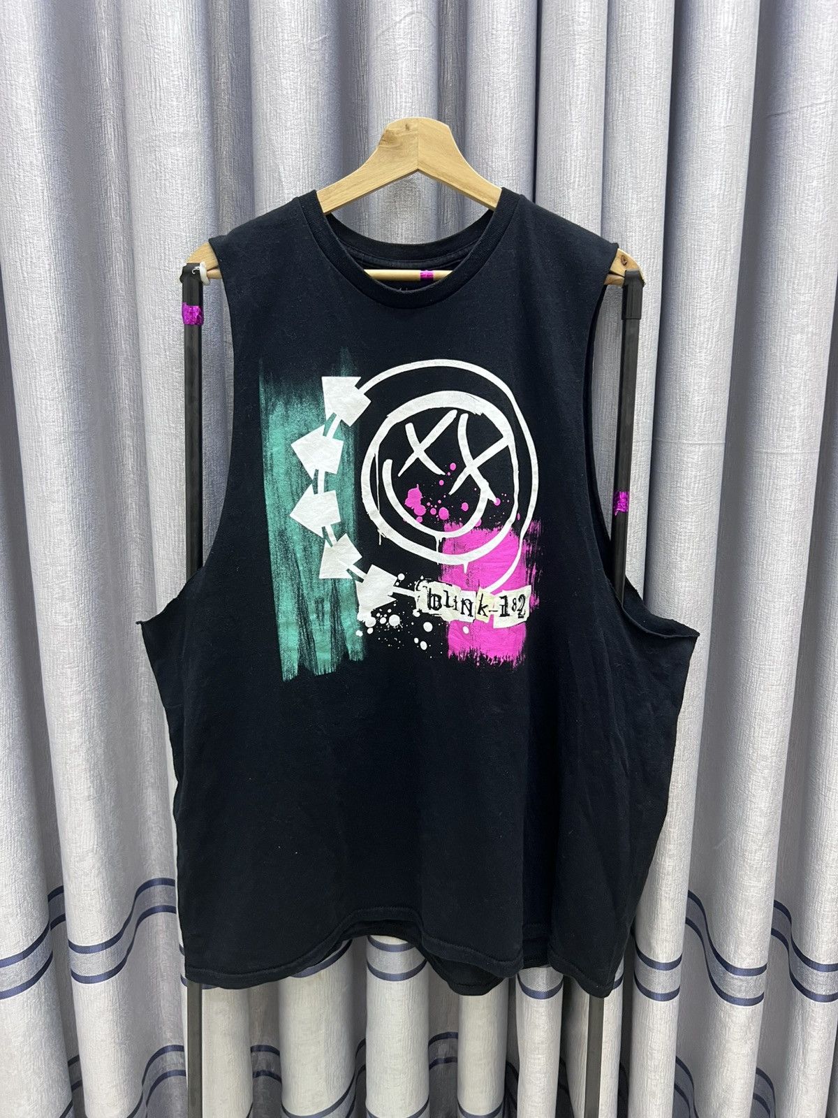 Band Tees Blink 182 Smiley Distressed Sleveless Band Tee Hoodie, Sweatshirt | FlexRushtees.com