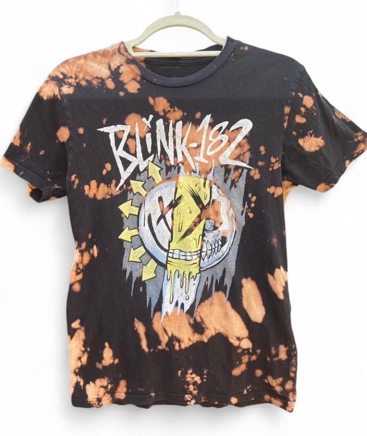 Gildan Rare Y2k Blink 182 Tie Dye T Shirt From The First Reunion Hoodie, Sweatshirt | AU16VibeMintTees.com