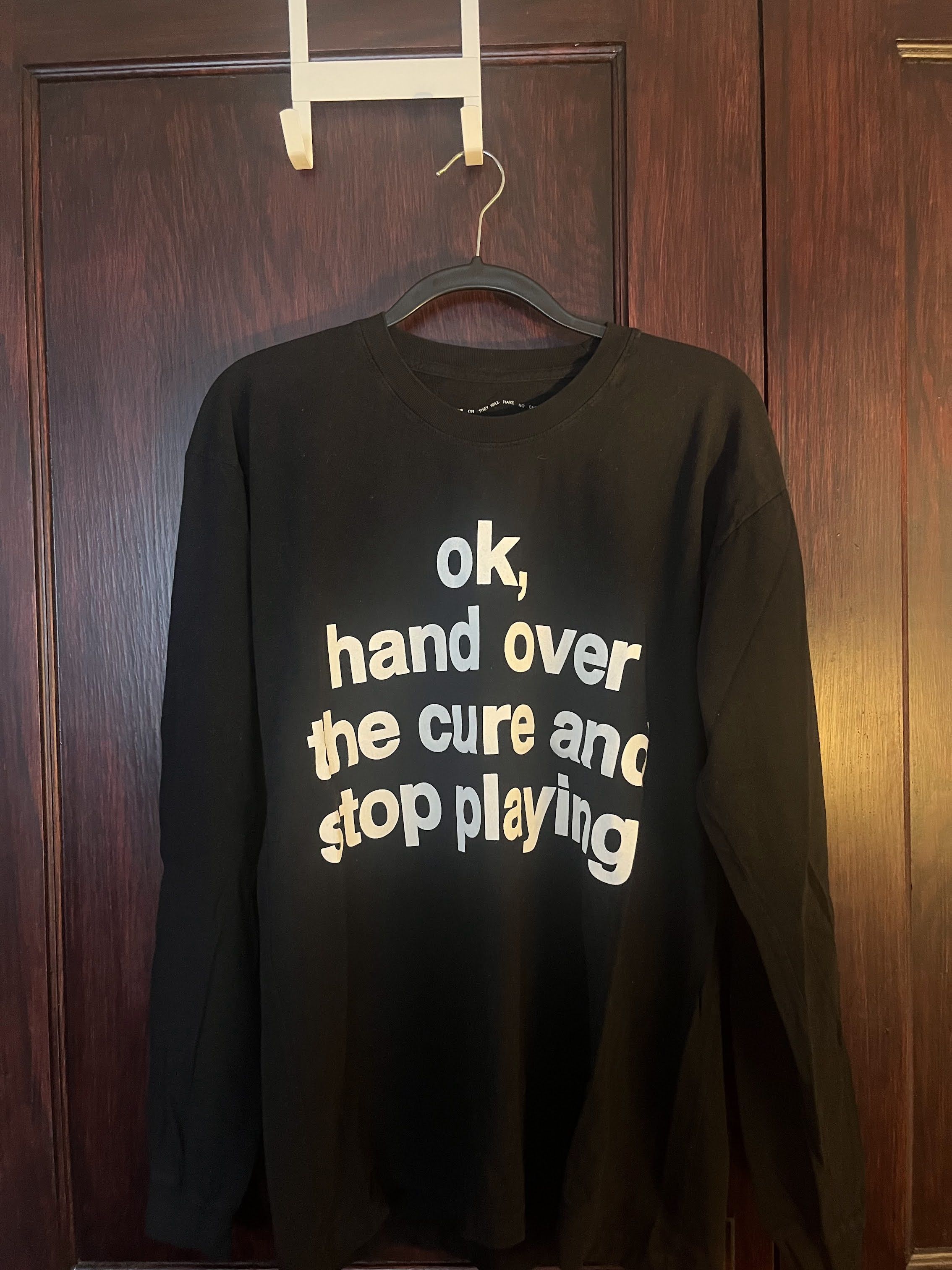 Everybody World Andre 3000 Hand Over The Cure T Shirt Hoodie, Sweatshirt | FlexRushtees.com