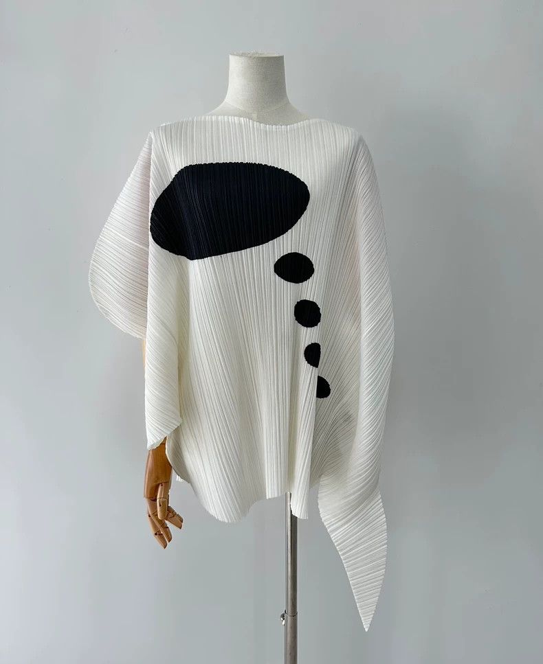Miyake Issey Miyake Size F White Dialogue Box Pleated Top