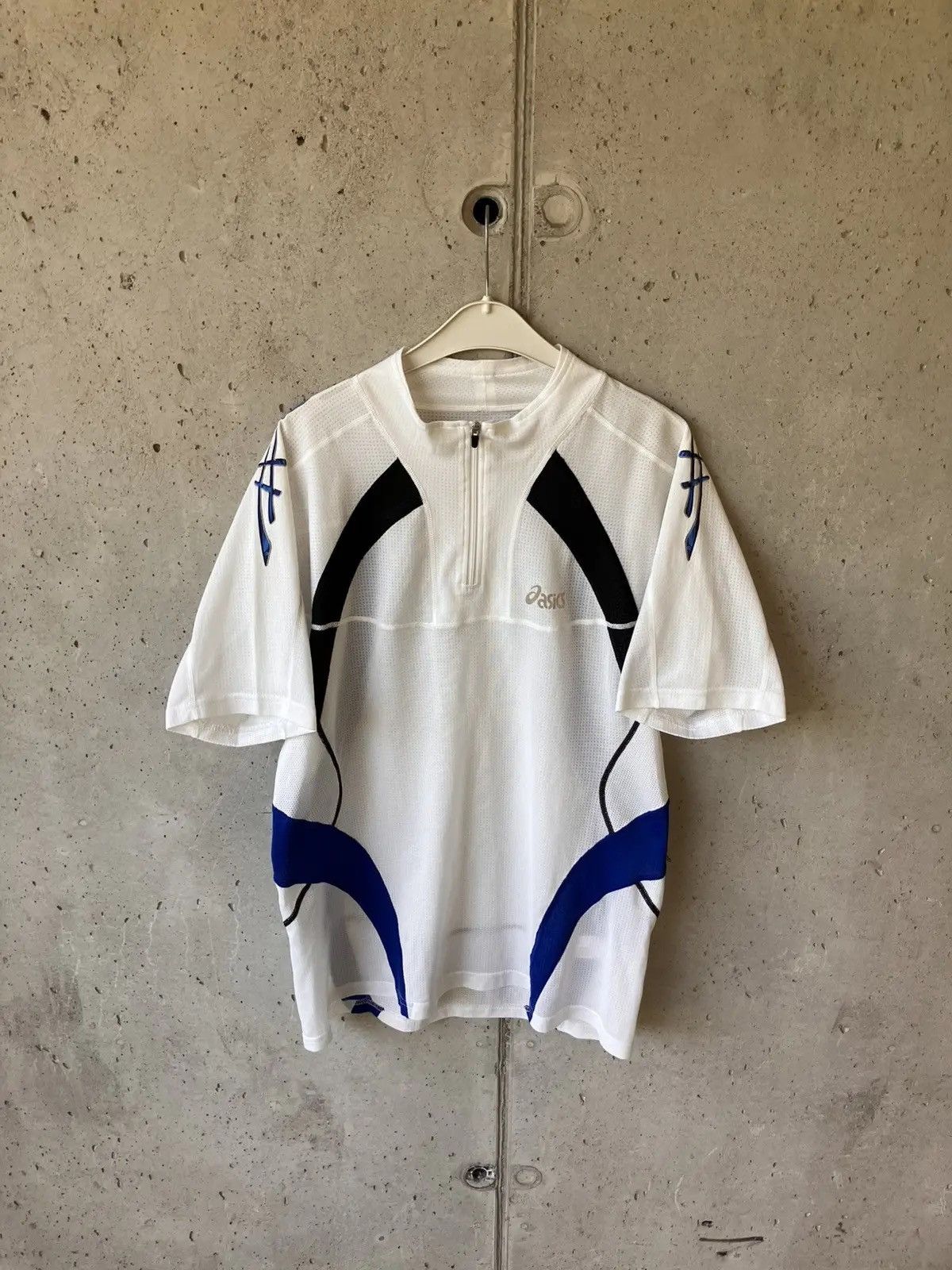 Vintage Asics Traning White T Shirt Size L Hoodie, Sweatshirt | FlexRushtees.com