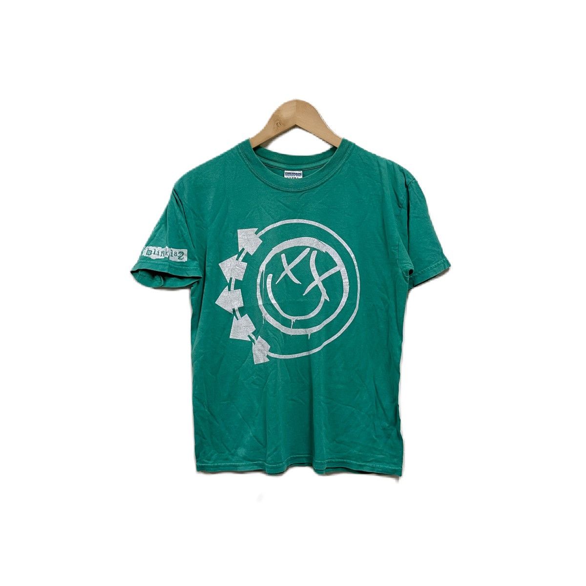 Band Tees Vintage 2004 Blink 182 Tshirt Hoodie, Sweatshirt | FlexRushtees.com